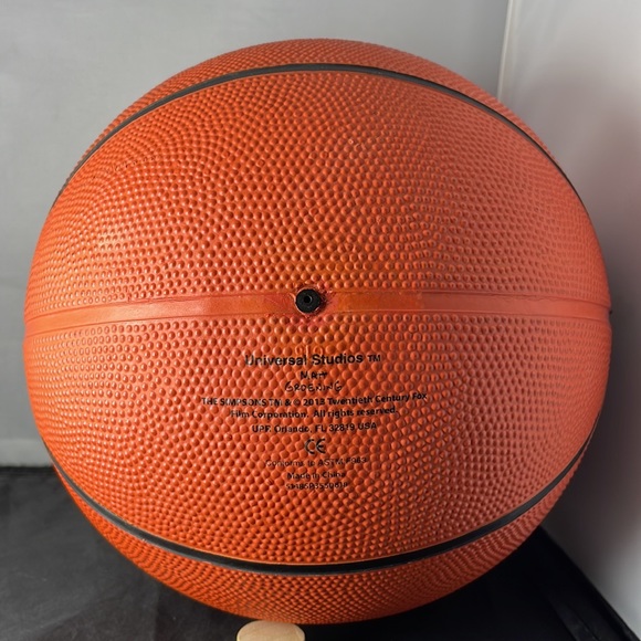 Universal Studios Simpsons Basketball - Picture 3 of 4
